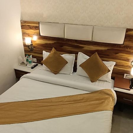 Hotel D Plaza Zirakpur Exterior photo