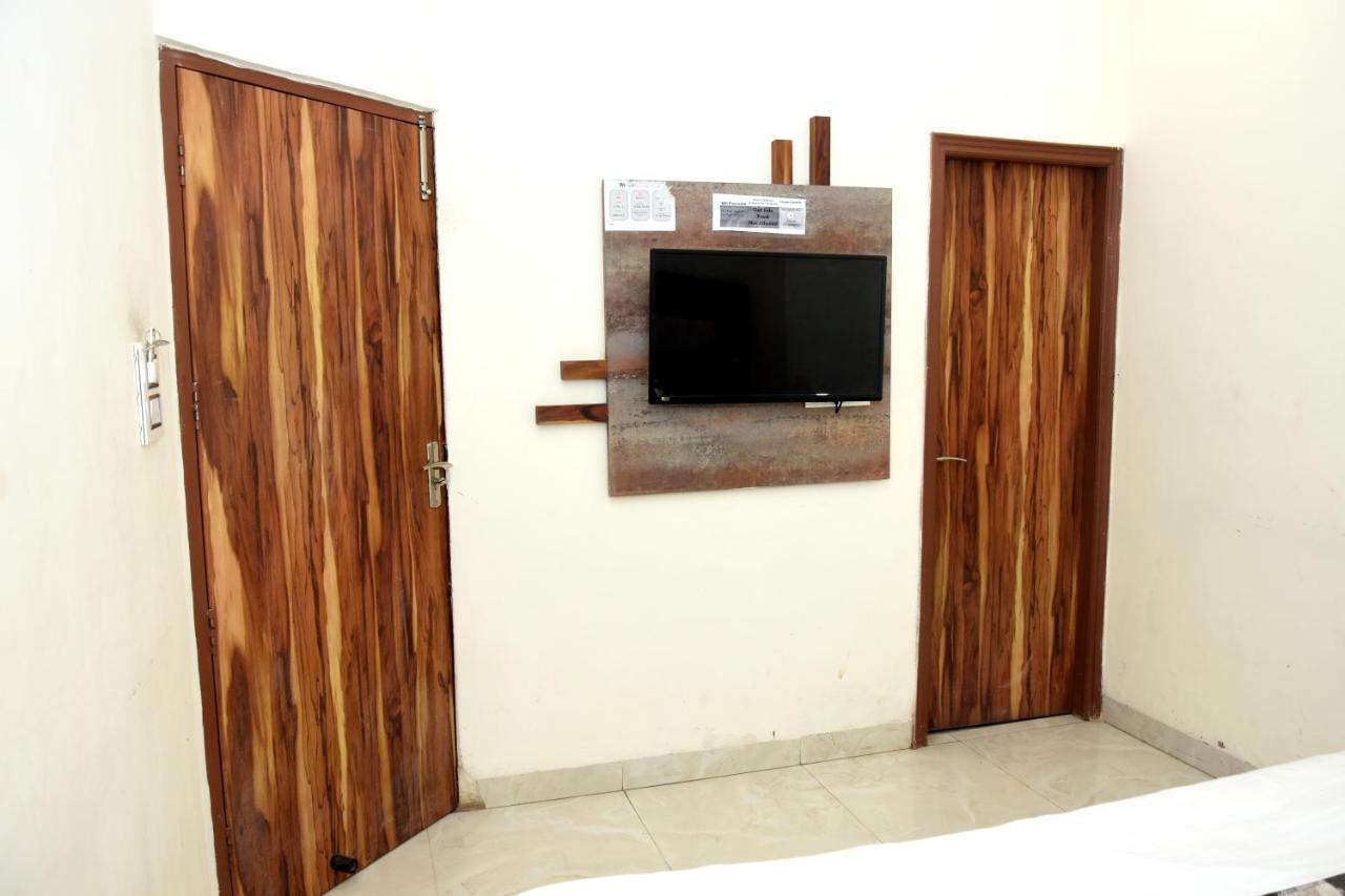 Hotel D Plaza Zirakpur Exterior photo