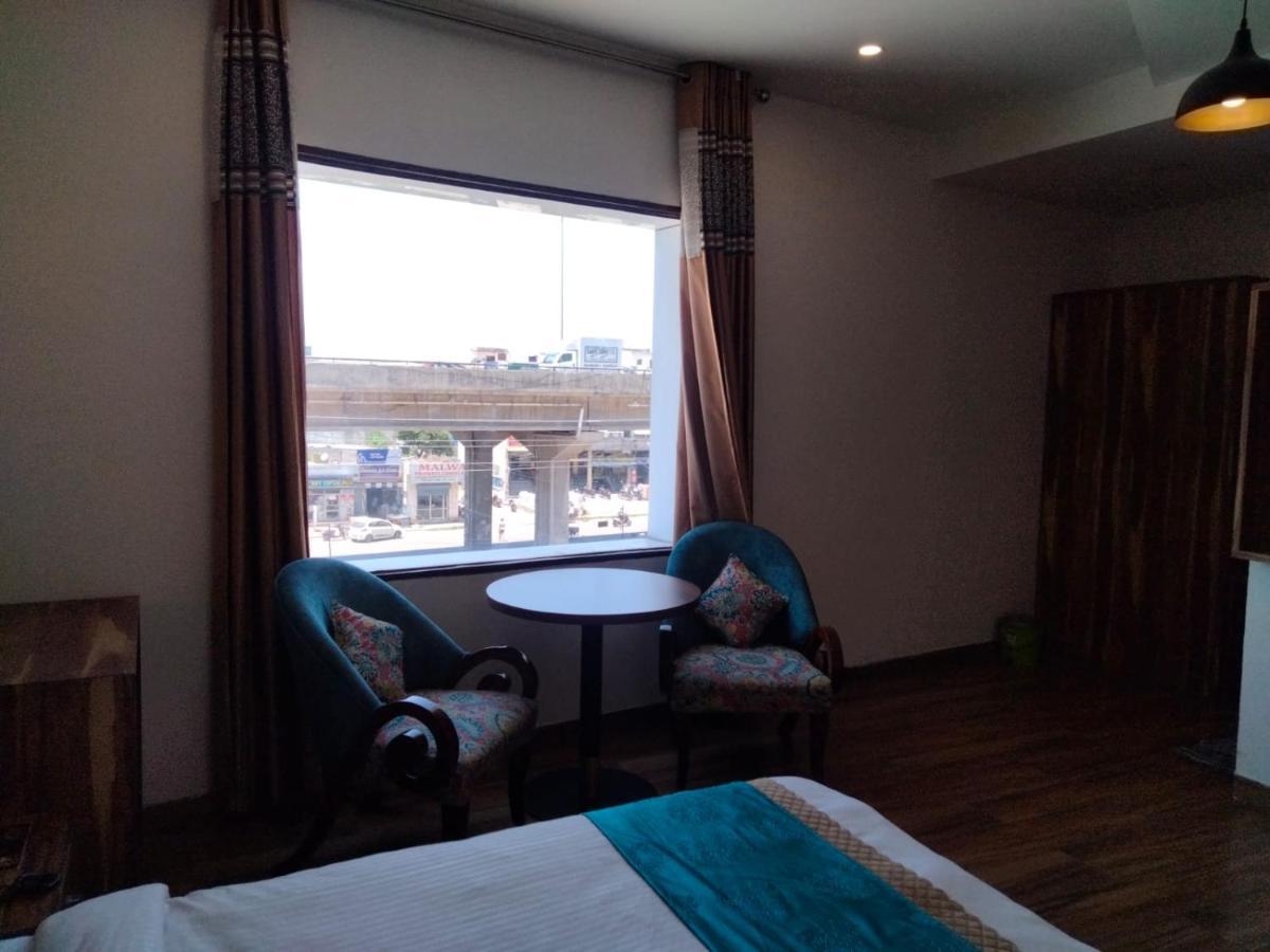 Hotel D Plaza Zirakpur Exterior photo