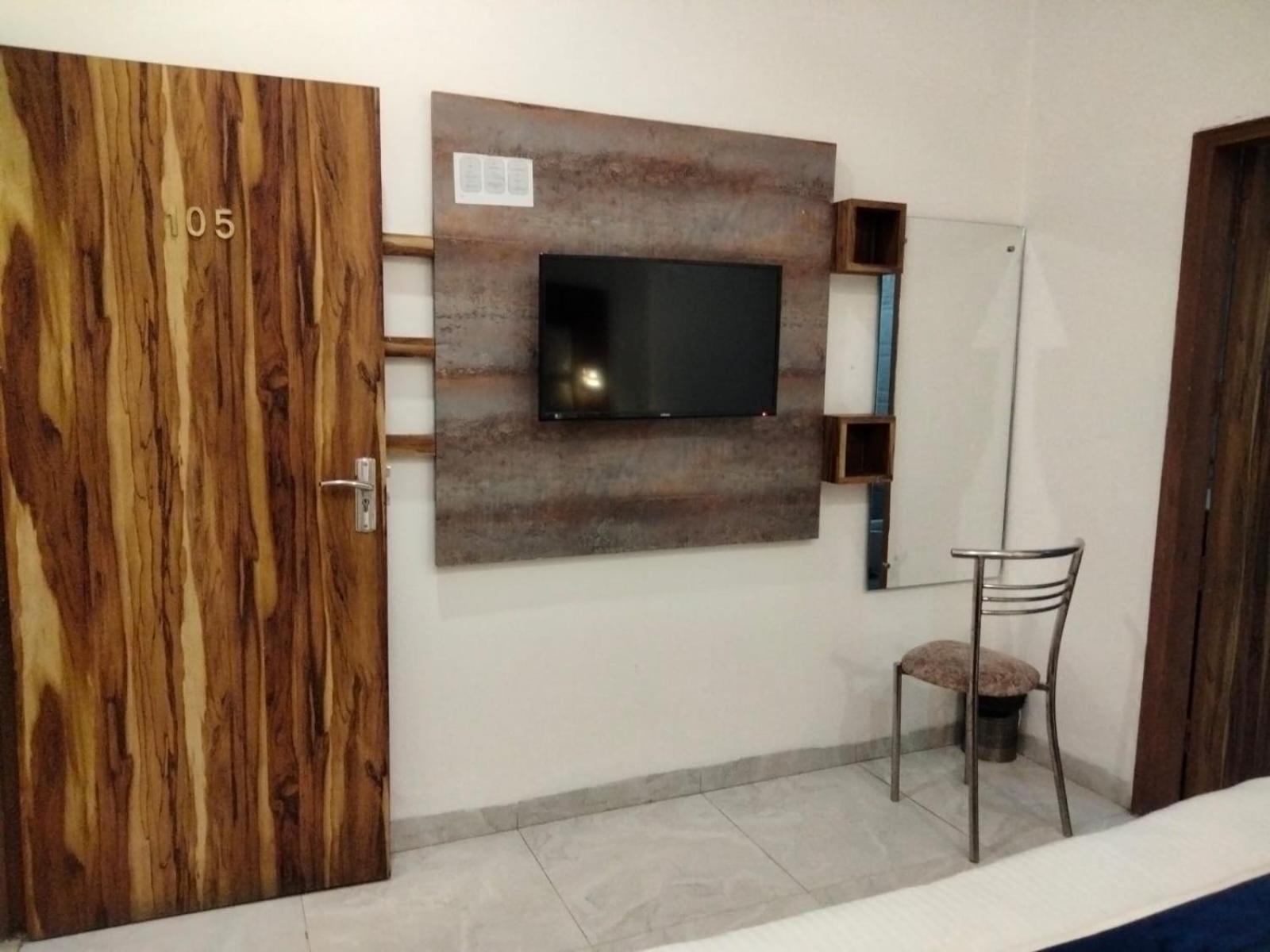 Hotel D Plaza Zirakpur Exterior photo