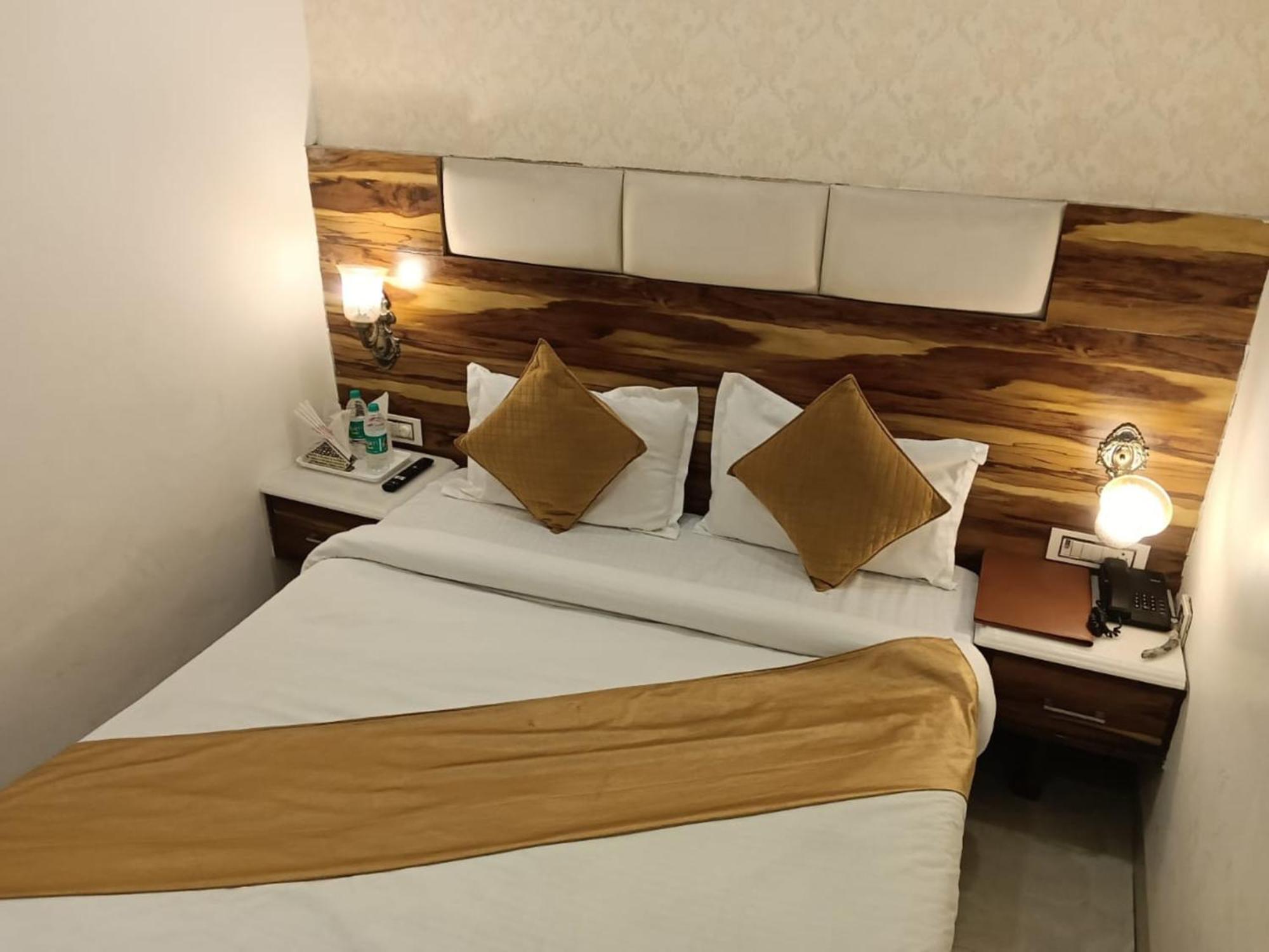 Hotel D Plaza Zirakpur Exterior photo